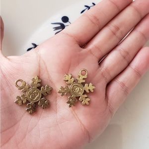 2 chanel small charms pendants